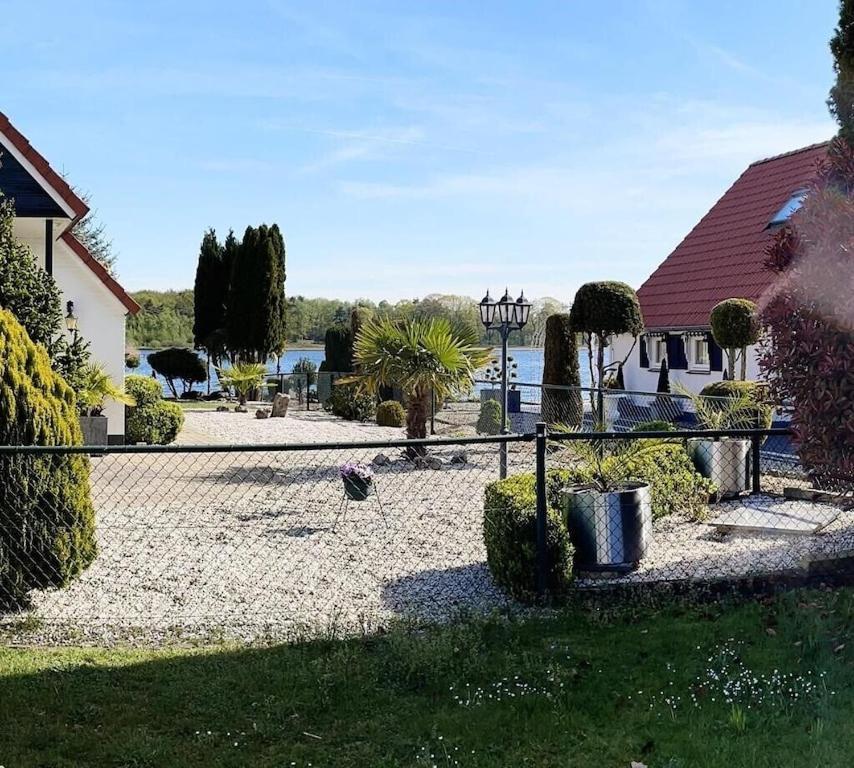 Freistehendes Ferienhaus Am See Naehe Roermond Heel Εξωτερικό φωτογραφία