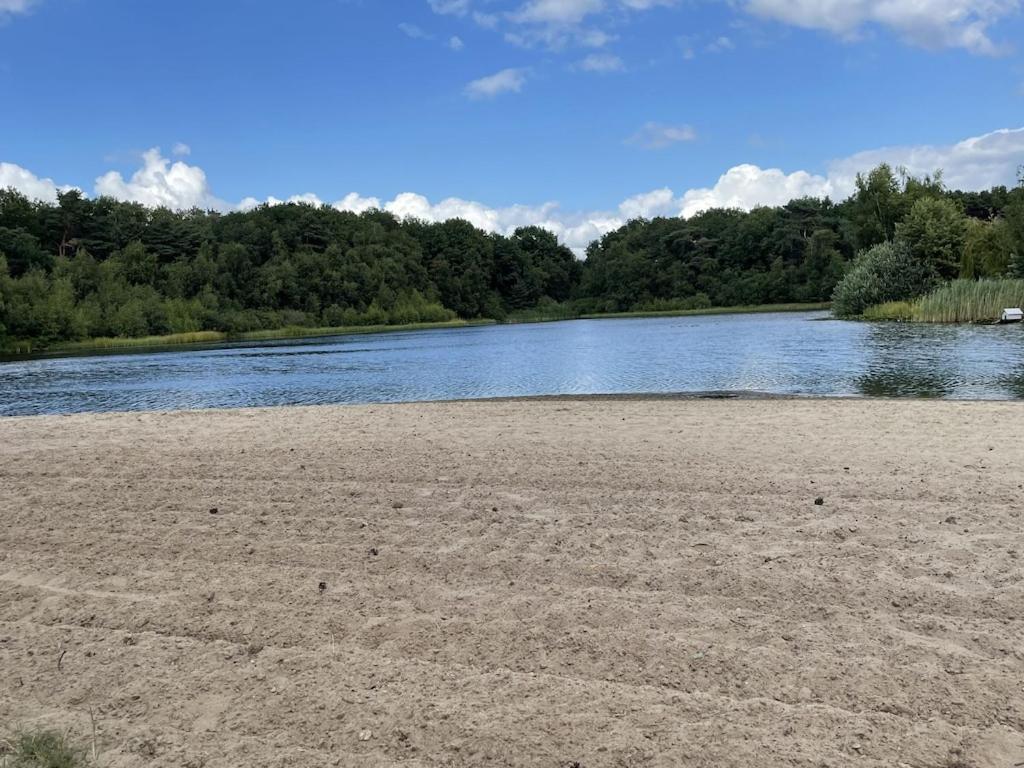 Freistehendes Ferienhaus Am See Naehe Roermond Heel Εξωτερικό φωτογραφία