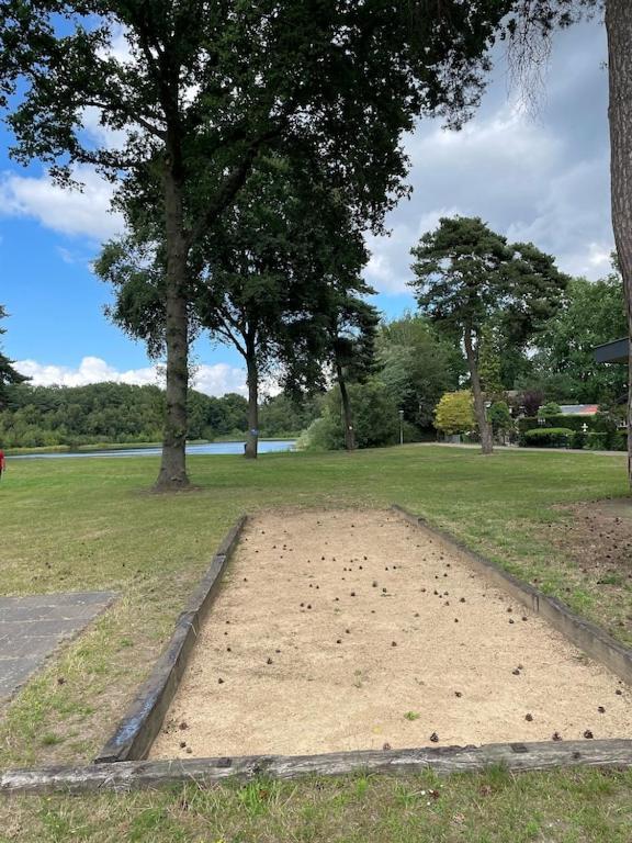 Freistehendes Ferienhaus Am See Naehe Roermond Heel Εξωτερικό φωτογραφία