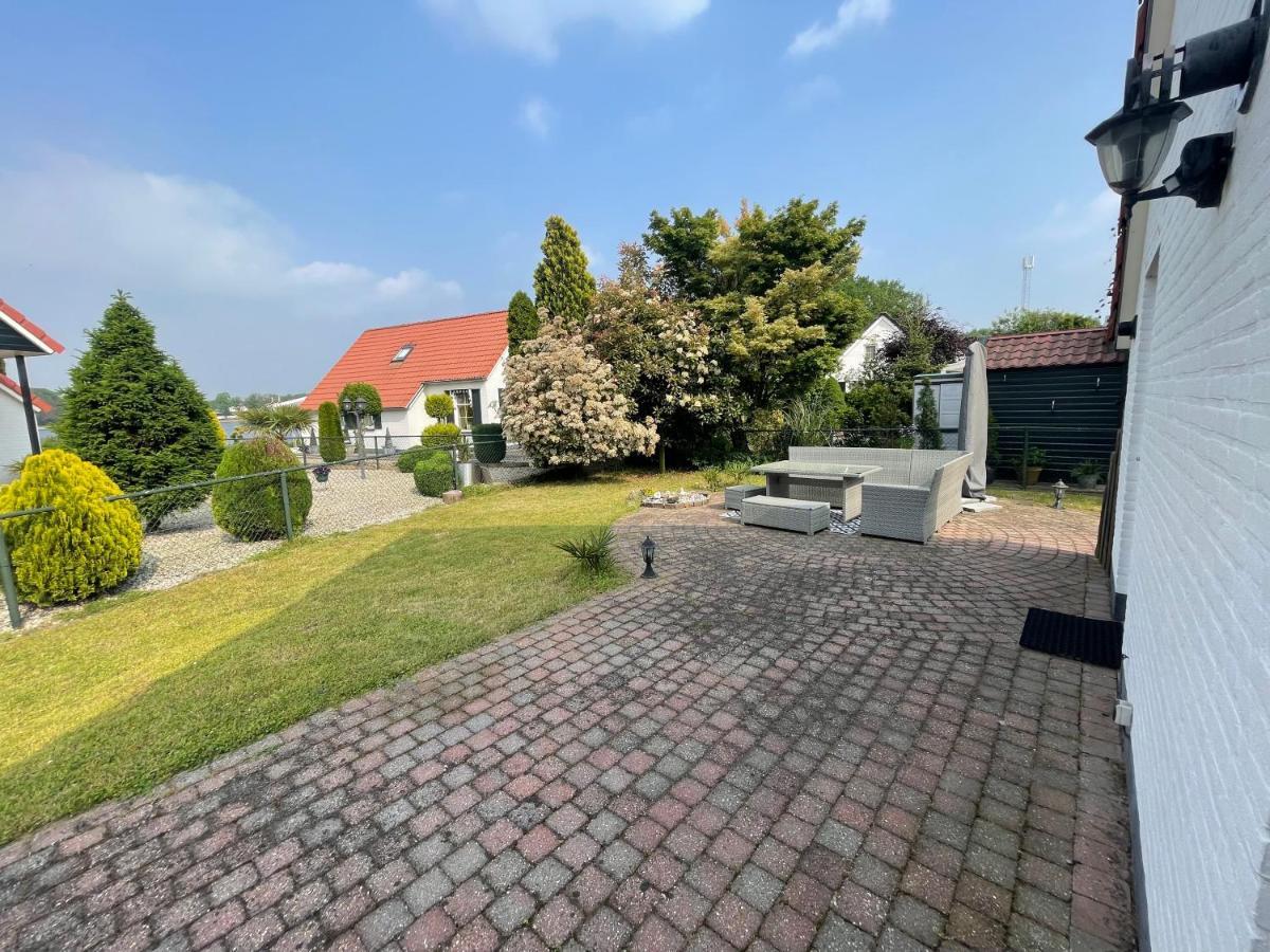 Freistehendes Ferienhaus Am See Naehe Roermond Heel Εξωτερικό φωτογραφία